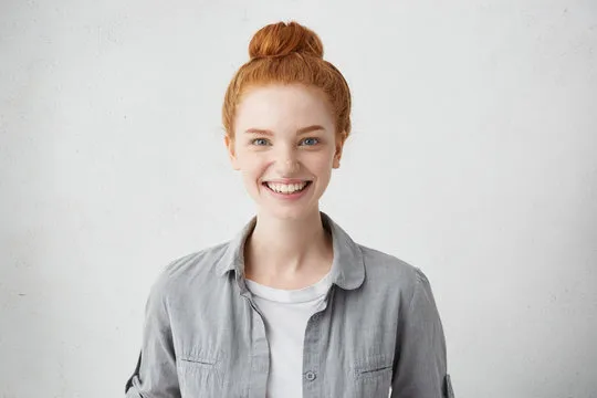 用户在手机上使用天博体育APP